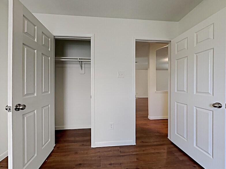 Building Photo - 2415 Hiacintas Way