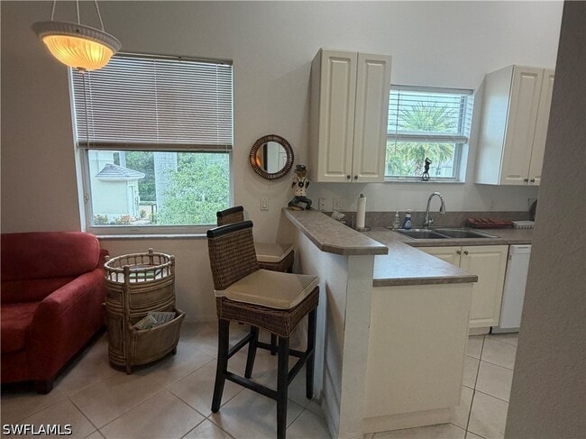 Building Photo - 1305 Mariposa Cir