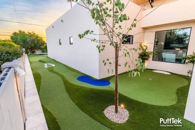 Building Photo - Stunning 4BR House in Phoenix