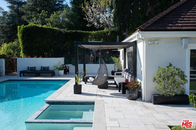 Building Photo - 3063 Deep Canyon Dr