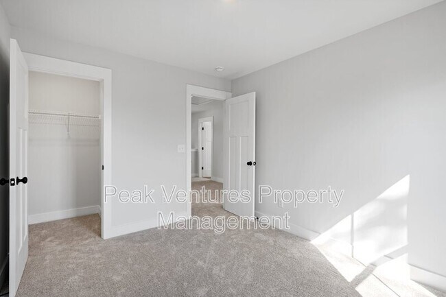 Building Photo - 117 Norbert Ln