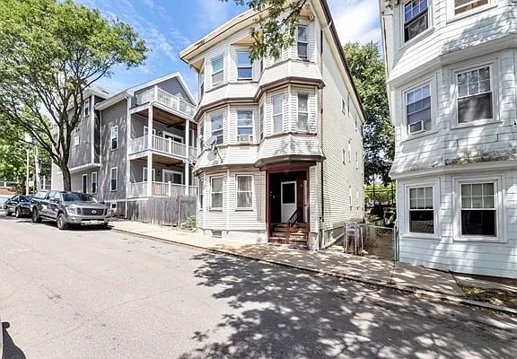 Building Photo - 6 Priesing St