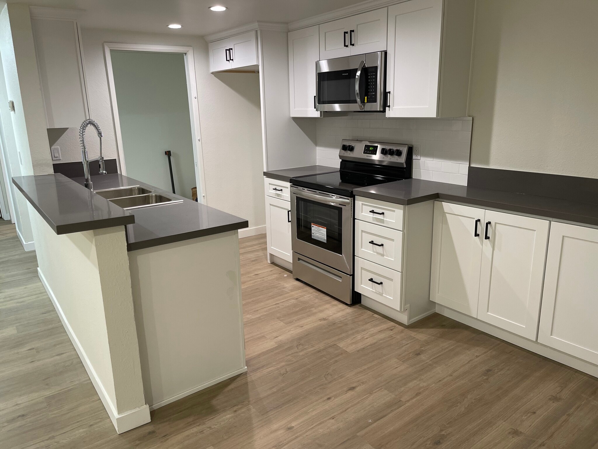 Building Photo - 1517 E Garfield Ave