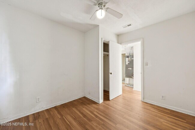 Building Photo - 253 Santa Barbara St