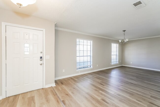 Building Photo - 1510 Wood Creek Dr