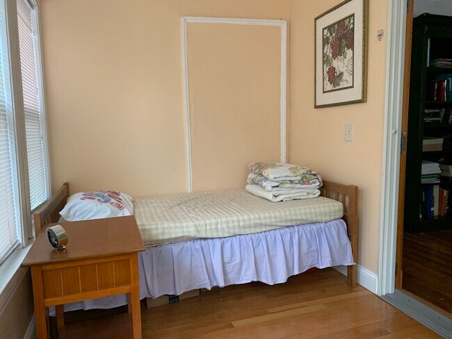 Building Photo - 23 Lafayette St