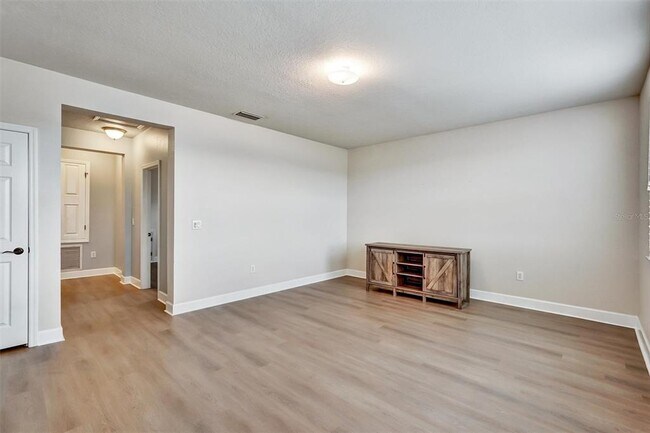 Building Photo - 4628 Garden Arbor Way
