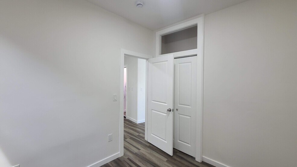 Building Photo - 113 63rd St