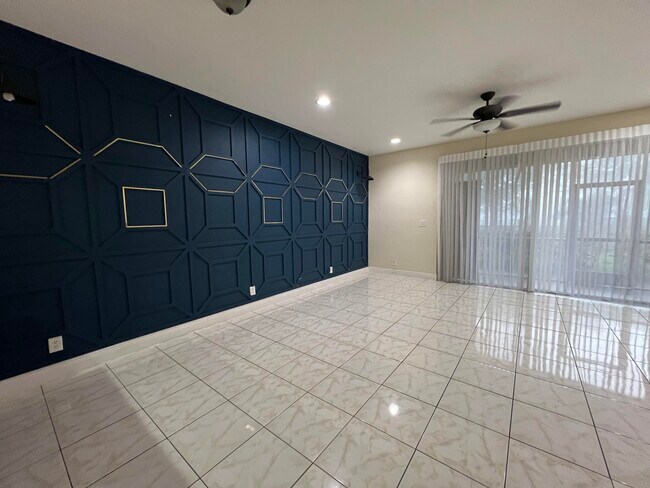 Building Photo - 9498 S Military Trl