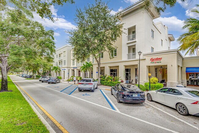 Building Photo - 275 Murcia Dr