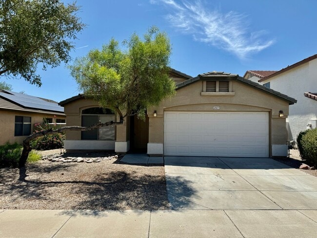 Primary Photo - Fantastic 4 Bedroom/2 Bath Single Level Ho...