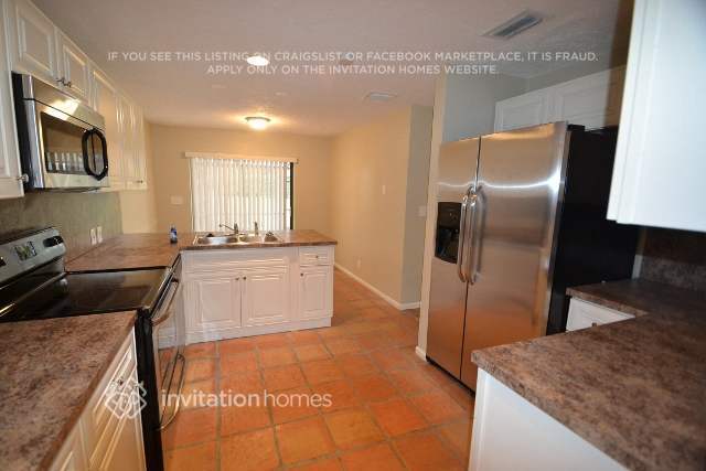 Building Photo - 22763 Meridiana Dr