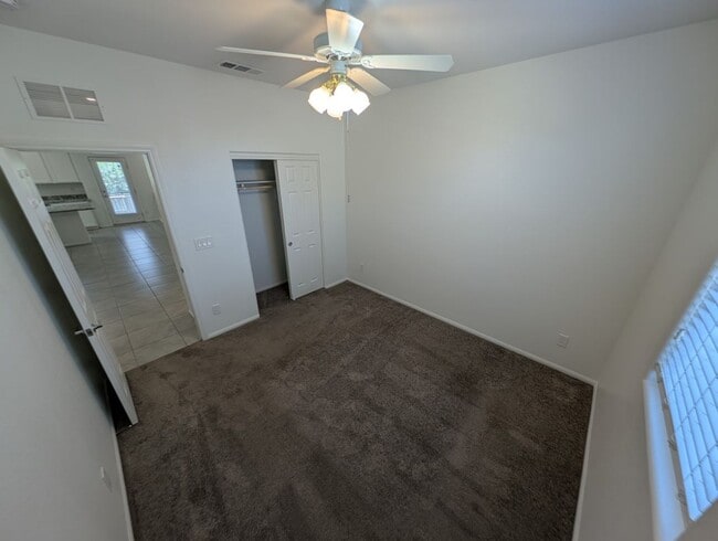 Building Photo - 664 Vetiver Ln