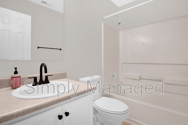 Building Photo - 104 Stockade Ct