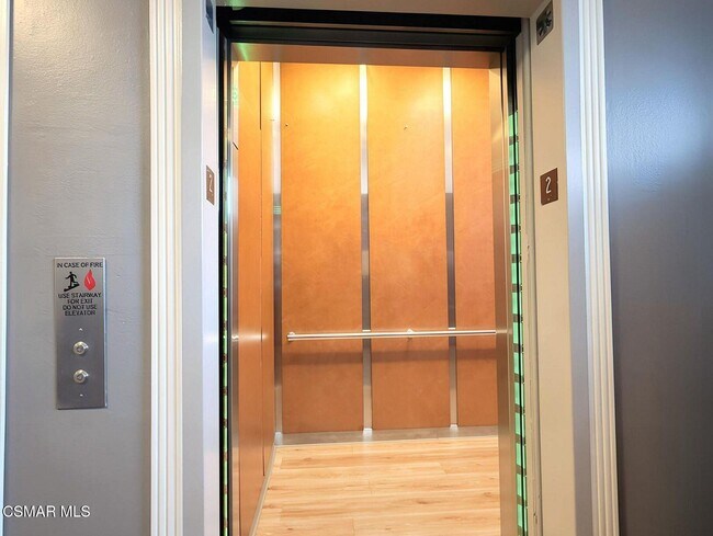 Building Photo - 620 S Gramercy Pl