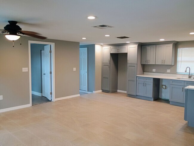 Building Photo - 6737 Udell Ln
