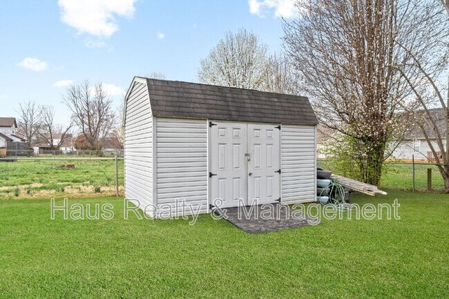 Building Photo - 919 Desota Ln