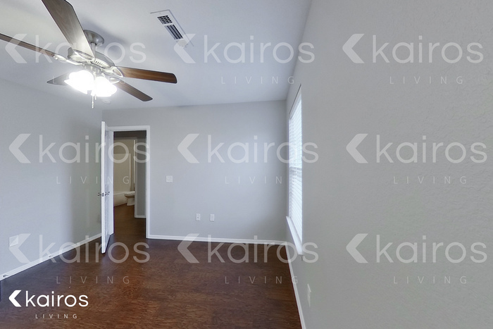 Building Photo - 3893 Thomas St