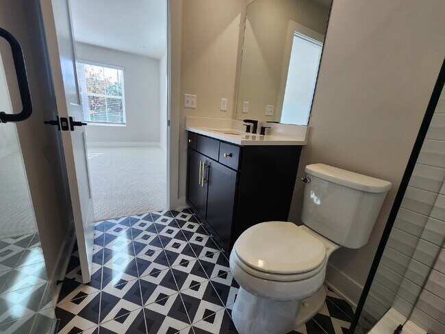 Building Photo - Modern 3 Bedroom 3.5 Bath Home in Nations