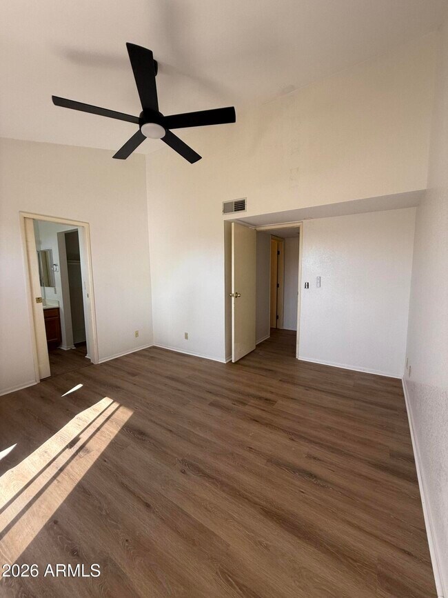 Building Photo - 2020 W Union Hills Dr