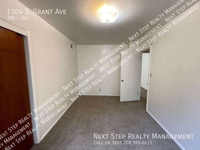 Building Photo - 1304 S Grant Ave