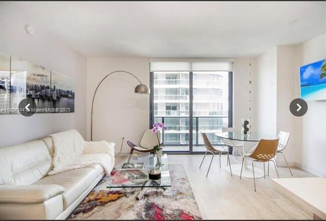 Building Photo - 55 SW 9th St