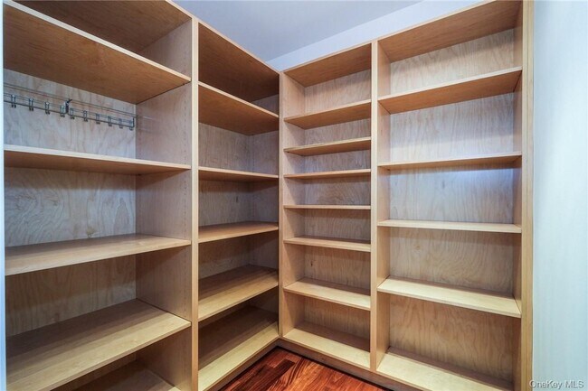 Building Photo - 10 City Pl