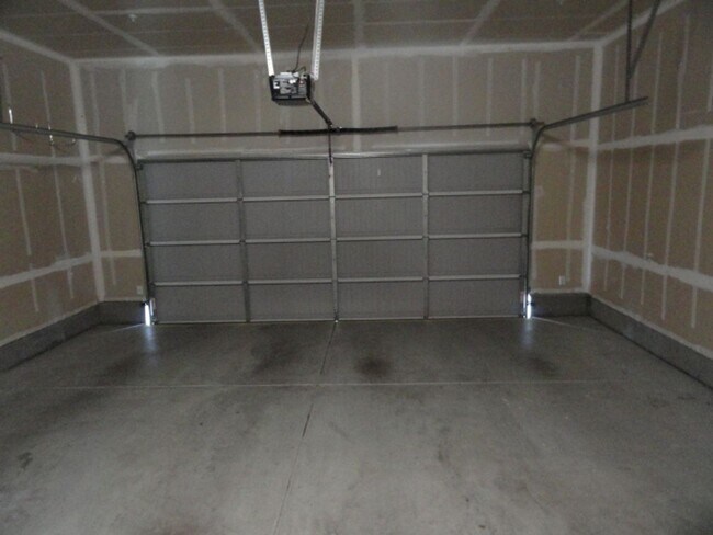 Building Photo - Great Home in East Garrison