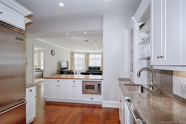 Building Photo - 100 Stone Ridge Way