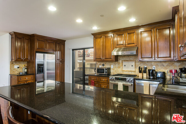 Building Photo - 1146 Hacienda Pl