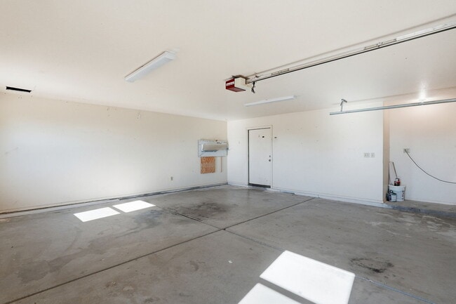 Building Photo - 7016 E Menlo St