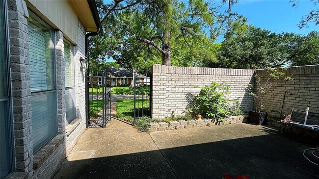 Building Photo - 2707 Williams Grant