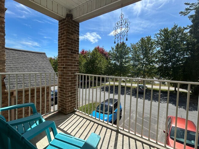 Building Photo - Convenient Boone Living – 3BD/3BA at Pine Ridge Condos