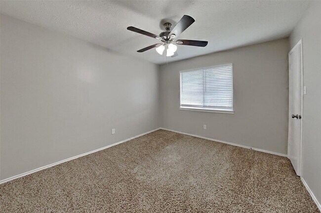 Building Photo - Kings Creek Trail, Missouri City, TX 77459 - 4 BR 2.5 BA single-family home