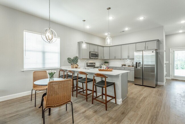 Building Photo - New 4 Bedroom Home in Red Bank with 2-Car Garage