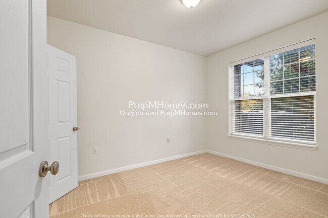 Building Photo - Wonderful Three Bedroom Condo at The Summe...