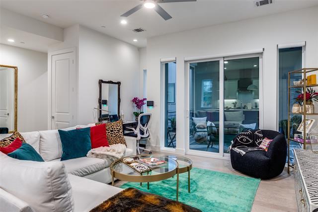 Building Photo - 5703 Lindell Ave