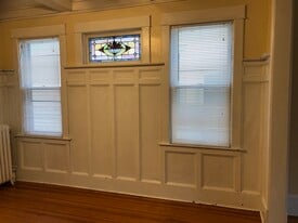 Building Photo - 817 Myrtle Ave