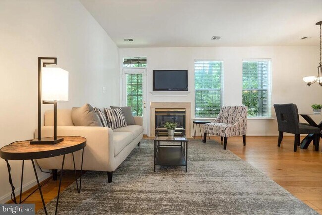 Building Photo - 1300 Windleaf Dr