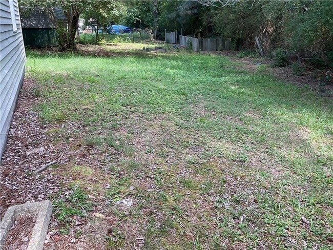 Building Photo - 433 Queens Creek Rd