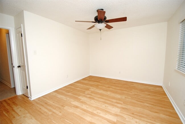 Building Photo - 22619 Leedstown Ln