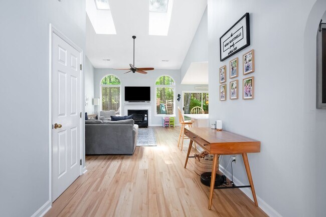 Building Photo - FURNISHED Coastal Retreat Near Wrightsville Beach in Desirable Masonboro Neighborhood