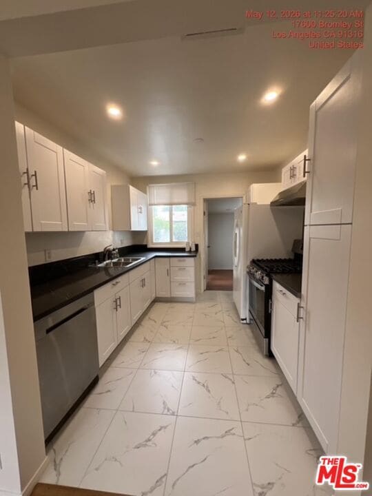 Building Photo - 17600 Bromley St
