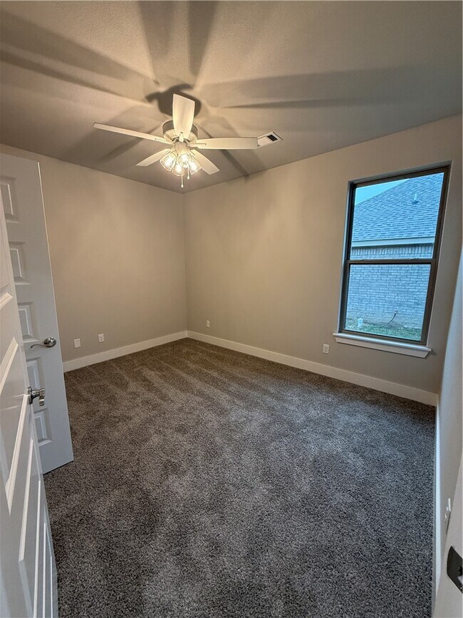Building Photo - 2106 Dagan St