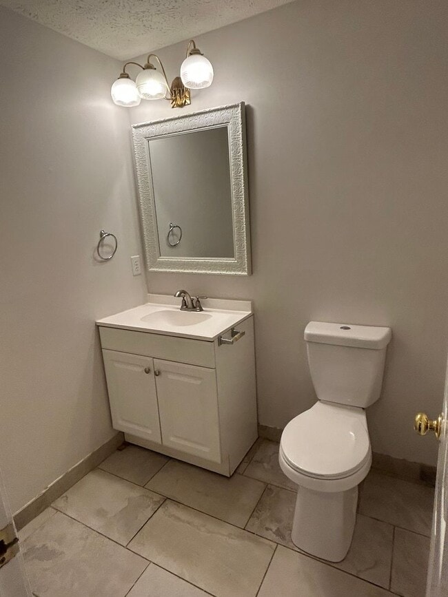 Building Photo - 3 Bedroom 1 1/2 bath townhome in Newark/Bear area