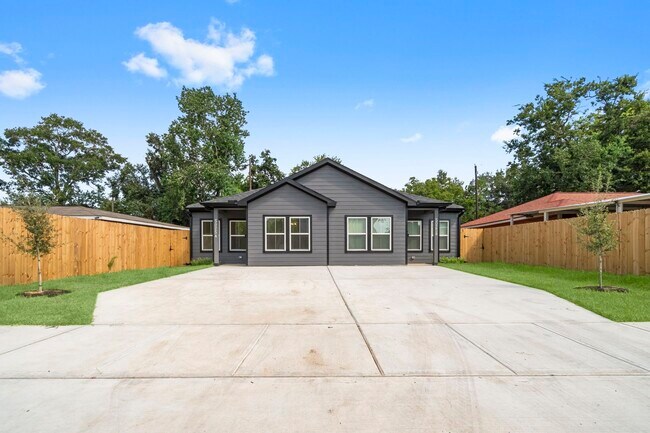 Building Photo - 5025 Rapido Rd