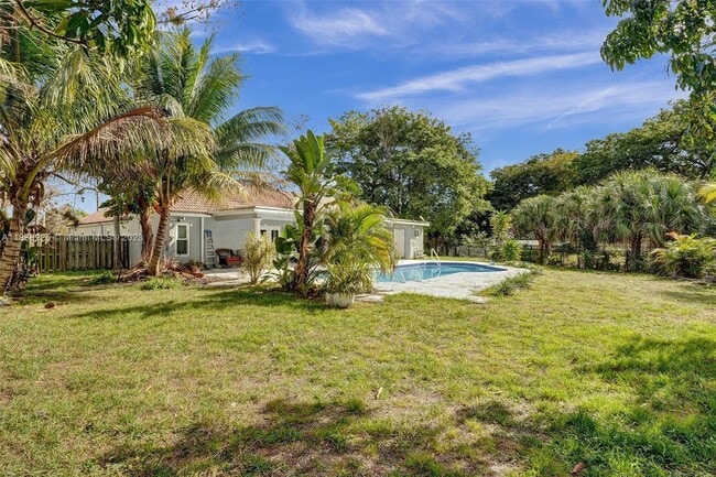 Building Photo - 8350 NW 15th Ct