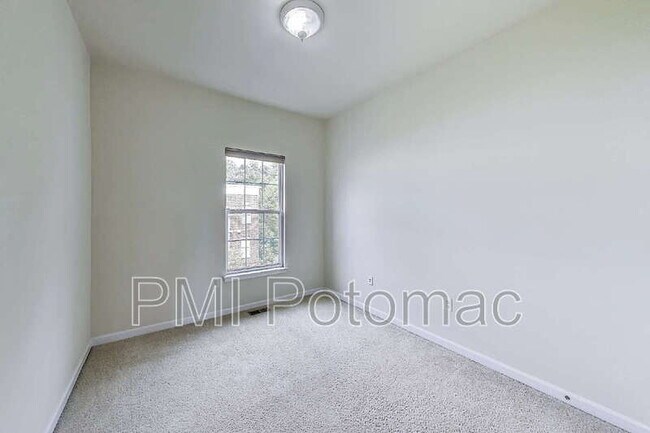Building Photo - 2133 Little Sorrel Way