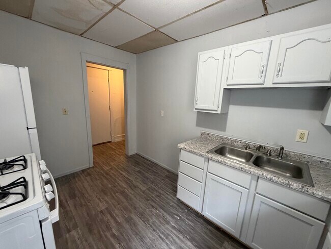 Building Photo - 425-1B Vermilion-N