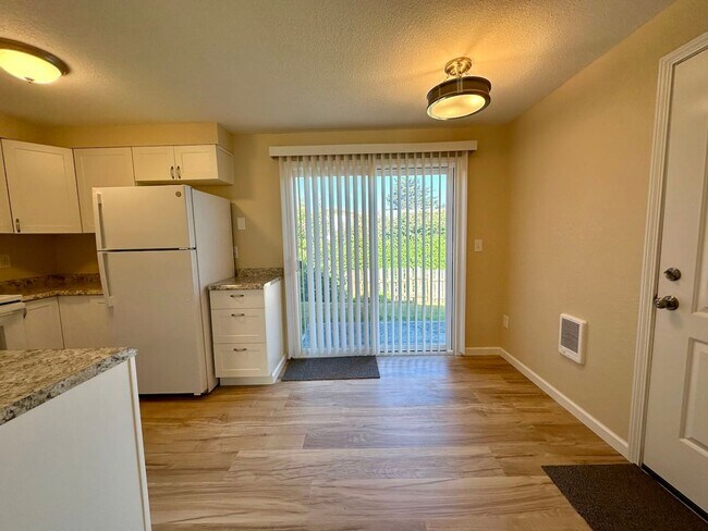 Building Photo - HOS174-Hoskin